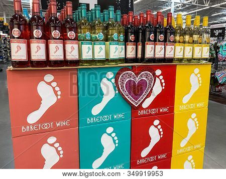 Orlando, Fl/usa-2/6/20: Cases Of Bottles Of Red, Pink And White Moscato And Pinot Grigio Barefoot Wi