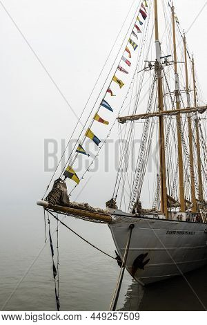 Lissabon, Portugal - 12 28 2018: The Santa Maria Manuela Four Mast Lugger Docked At Oriente