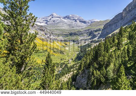 Views Of The Steps Of Soaso And Waterfall Of The Horse Tail In The Background .