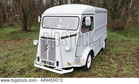 Bordeaux , Aquitaine  France - 02 15 2022 : Citroen Type H Tub Panel Van French Classic Car