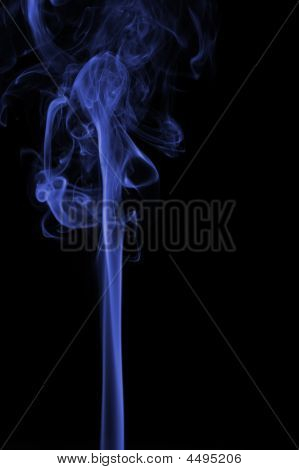 蓝色的烟柱