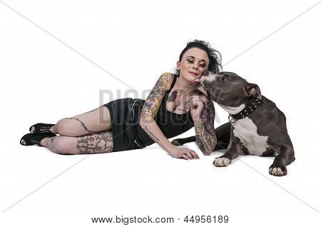 Piękna kobieta i Pit Bull