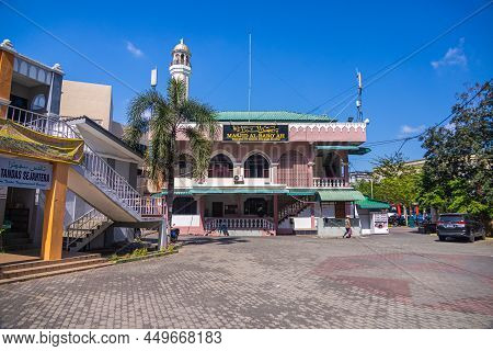 Kota Bahru, Malaysia - January 26, 2022: The Al-bahro Mosque Or Masjid Al-baro'ah In Kota Bahru, Kel