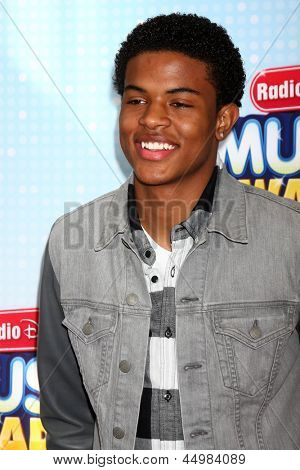 LOS ANGELES - APR 27: Trevor Jackson przybywa w Radio Disney Music Awards 2013 w Nokia