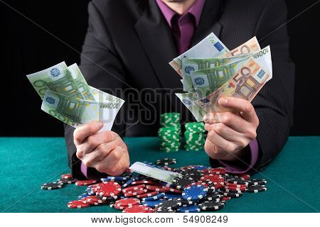 Man In Casino Wins Heap Of Money