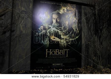 LOS ANGELES - DEC 2: Atmosphere, poster, display at the premiere of Warner Bros' 'The Hobbit: The Desolation of Smaug' at the Dolby Theater on December 2, 2013 in Los Angeles, CA