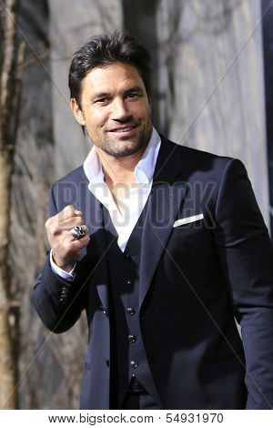 LOS ANGELES - DEC 2: Manu Bennett at the premiere of Warner Bros' 'The Hobbit: The Desolation of Smaug' at the Dolby Theater on December 2, 2013 in Los Angeles, CA