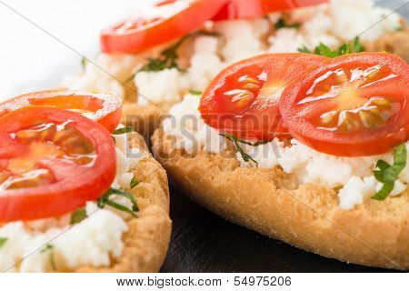 Bread With Cottage