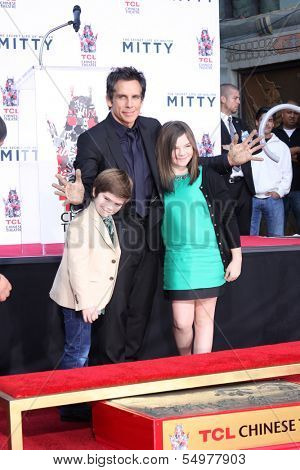LOS ANGELES - DEC 3:  Quinlin Dempsey Stiller, Ben Stiller, Ella Olivia Stiller at the Ben Stiller Handprint and Footprint Ceremony at Dolby Theater on December 3, 2013 in Los Angeles, CA