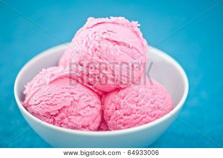 Raspberry Ice Cream Dessert