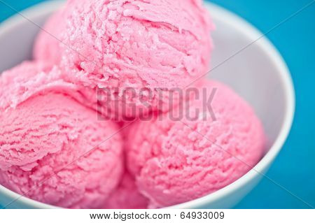Raspberry Ice Cream Dessert