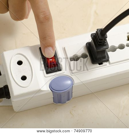 Hand Turn On Switch Multiple  Socket Plug