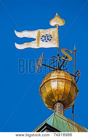 Metal Signs With Cardinal Points And Flag