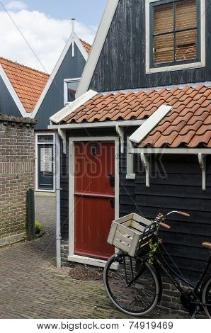 Small House With  Bike In Volendam