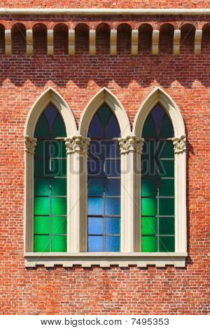 Trifora Windows
