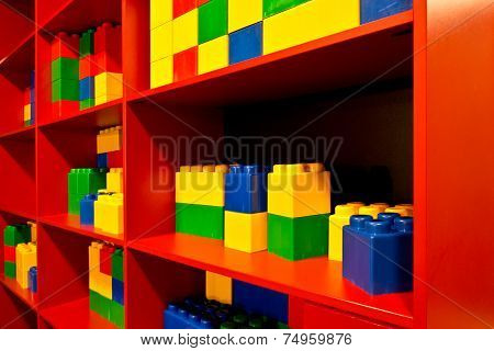 Cubus In The Shelf