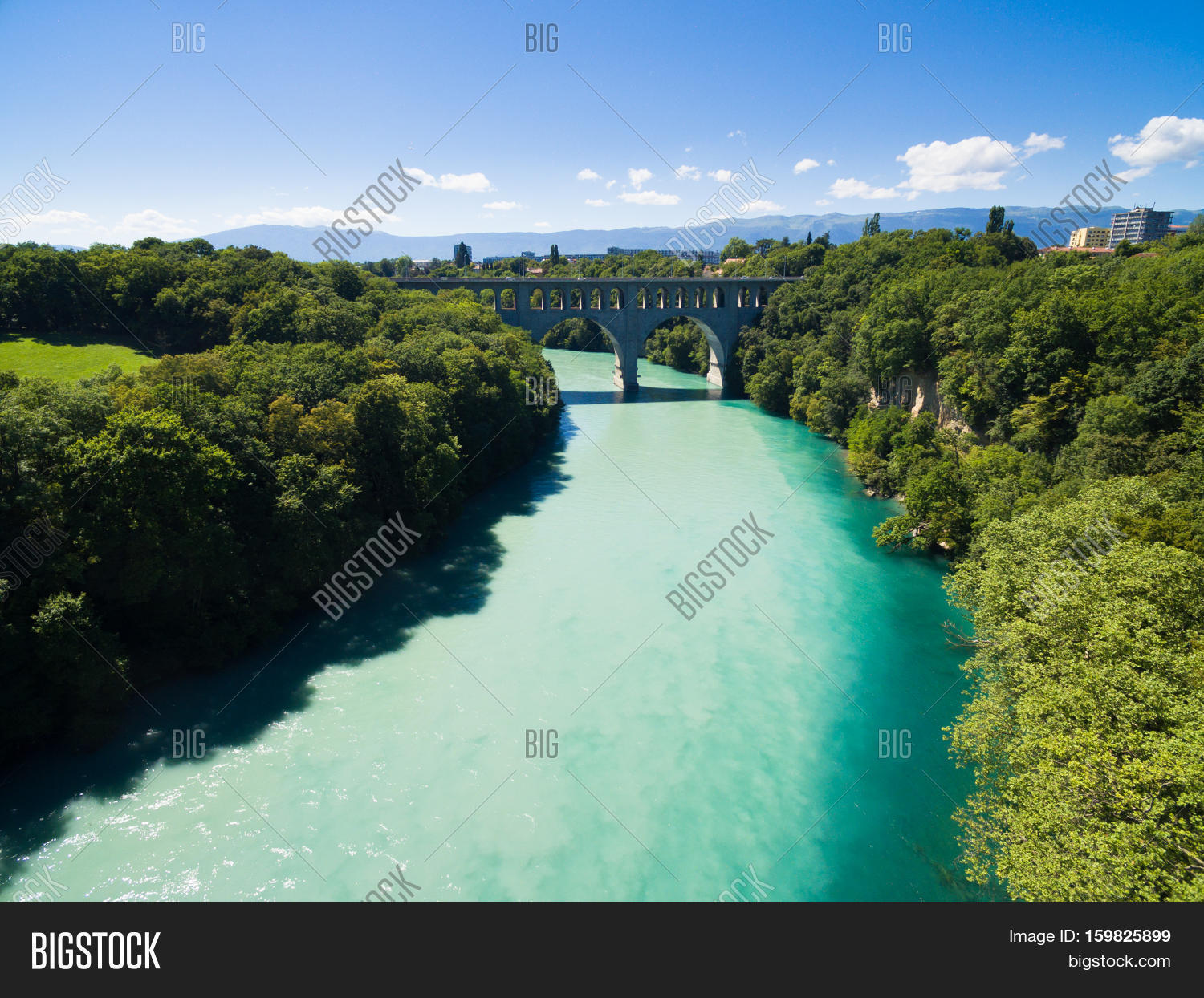 Слияние рек роны и арва в женеве, швейцария. Река рона во франции. Река в женеве 4. Река рона в швейцарии. Река рона и арв.