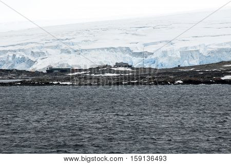 Antarctica in a cloudy day- Antarctic Peninsula - Palmer Archipelago - Neumayer Channel - Global warming - Fairytale landscape