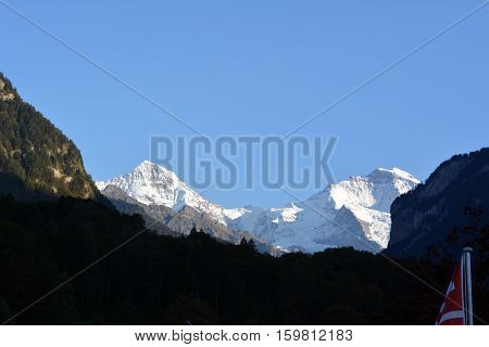 snowy peak of the Jungfrau mountain in daylight