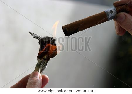 деньги, чтобы сжечь