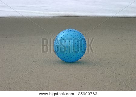 spikey modrý míč beach na pláži