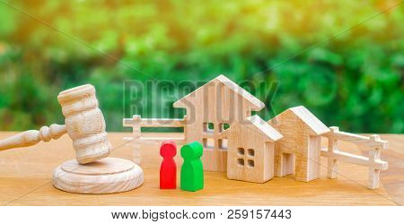 Clarification Of Ownership Of The House / Real Estate. Court And Division Of Property. Concept Of La