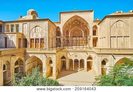 Kashan, Iran - October 22, 2017: The Scenic Portal (iwan) Of The Upper Terrace Of Abbasi House Decor