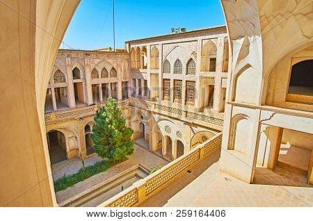 Kashan, Iran - October 22, 2017: The View On The Howz Khaneh Court Of Abbasi House Through The White
