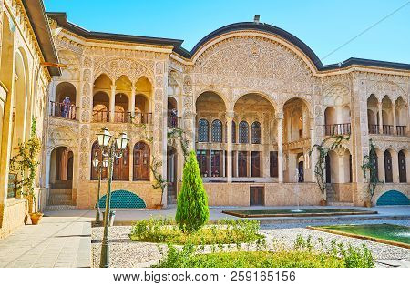 Kashan, Iran - October 22, 2017: The Main Portal Of Tabatabaei Historical House, Richly Decorated Wi