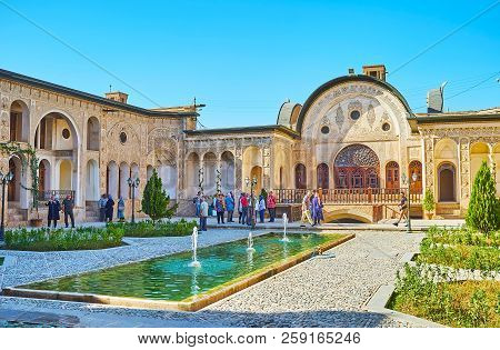 Kashan, Iran - October 22, 2017: Visit Traditional Historic Tabatabaei House, Famous For Its Outstan