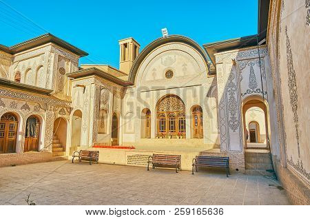 Kashan, Iran - October 22, 2017: The Small Courtyard Of Tabatabaei House With Intricate Islamic Patt