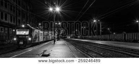 Regional Train Bw