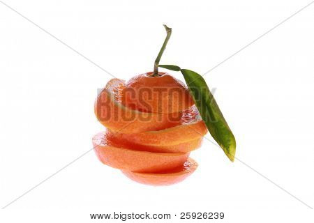 omatekoista oranssi tai tangello tai tangerine viipaleina ja eristetty valkoinen huone tekstisi