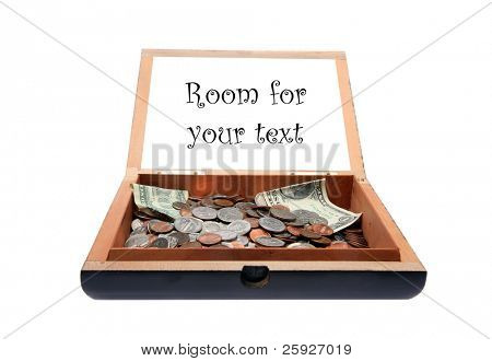 et tip jar eller rettere en gammel cigar boks som en spidsen krukke med en anmodning om tips. tekst kan nemt fjerne