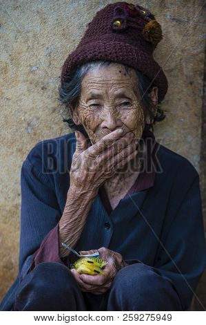 Bam Phoansa At , Laos - Aug 14 : Laotian Old Woman From The Village Bam Phoansa At , Laos On August 