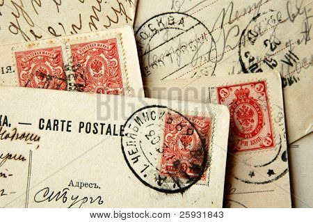 Cartoline vecchio russo con le aquile a due teste in francobolli