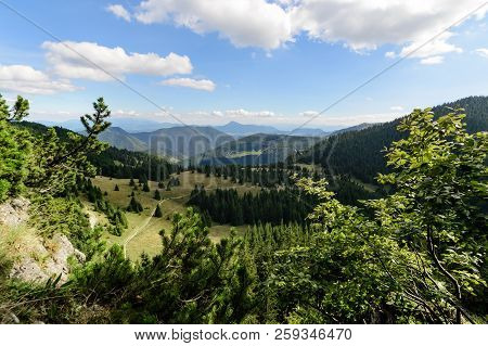 The Forest Near Little Rozsutec Hill In The National Park Mala Fatra, Slovakia. Day Foto.