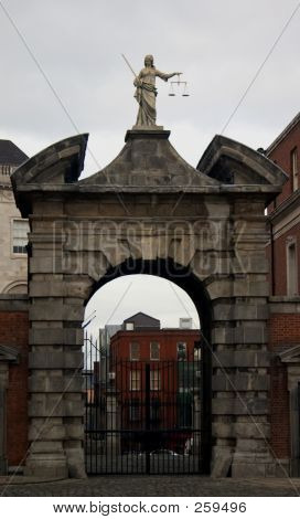 Puerta del castillo de Dublín