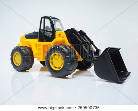 Toy Industrial Vehicle, Plastic Wheel Loader Excavator For Earth Moving Works At Construction Site, 