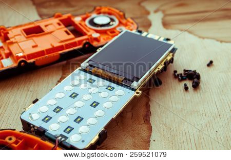 Button Cell Phone Disassembled On Parts, Mobile Phone For Repair, Phone Repair