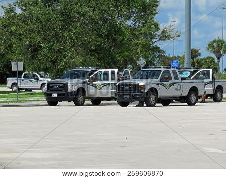 Alligator Alley I-75, Florida - September 20: 
Fwc Law Enforcement Vehicles In Parking Lot Of I-75 K