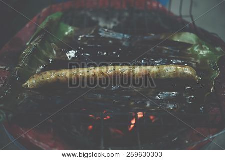 Roasted Or Grilled Thai Spicy Sausage (sai Aua)