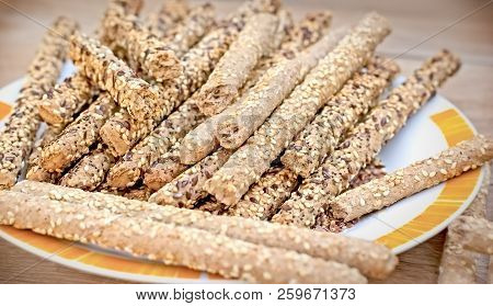 Integral Sticks Made With Whole Wheat Flour And Whole Grains