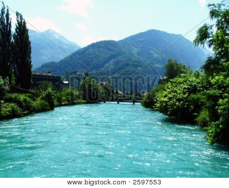 Glacier River i Interlaken