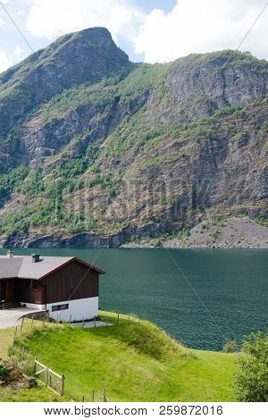 Cozy Wooden House On Coast Of Beautiful Aurlandsfjord, Flam Aurlandsfjorden , Norway