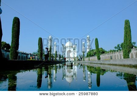 Bibi-ka-Maqbara, poor's mand Taj Mahal