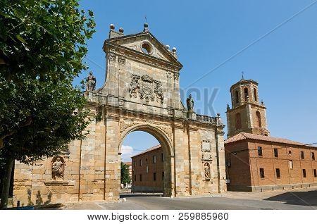 Arch Of San Benito. Sahagun, In The Road To Santiago, Palencia, Spain.