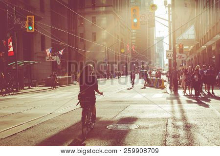 Toronto, Canada - September 17, 2018: Rush Hour At Toronto Downtown, Many People On The Street. Suns