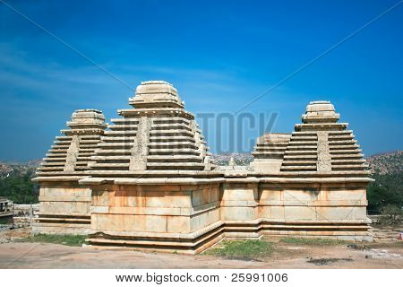 alte Tempel auf den Heiligen Hemakuta Hill, Hampi, Indien