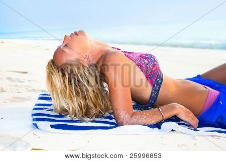 hell Foto des ein schönes Modell erholsamen tropischen Strand, Agatti, Indien